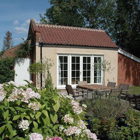 Field Cottage Bed And Continental Breakfast East Harling Room photo